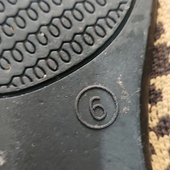 Seven7 Leopard Print Pointed Toe Flats - Picture 3 of 6